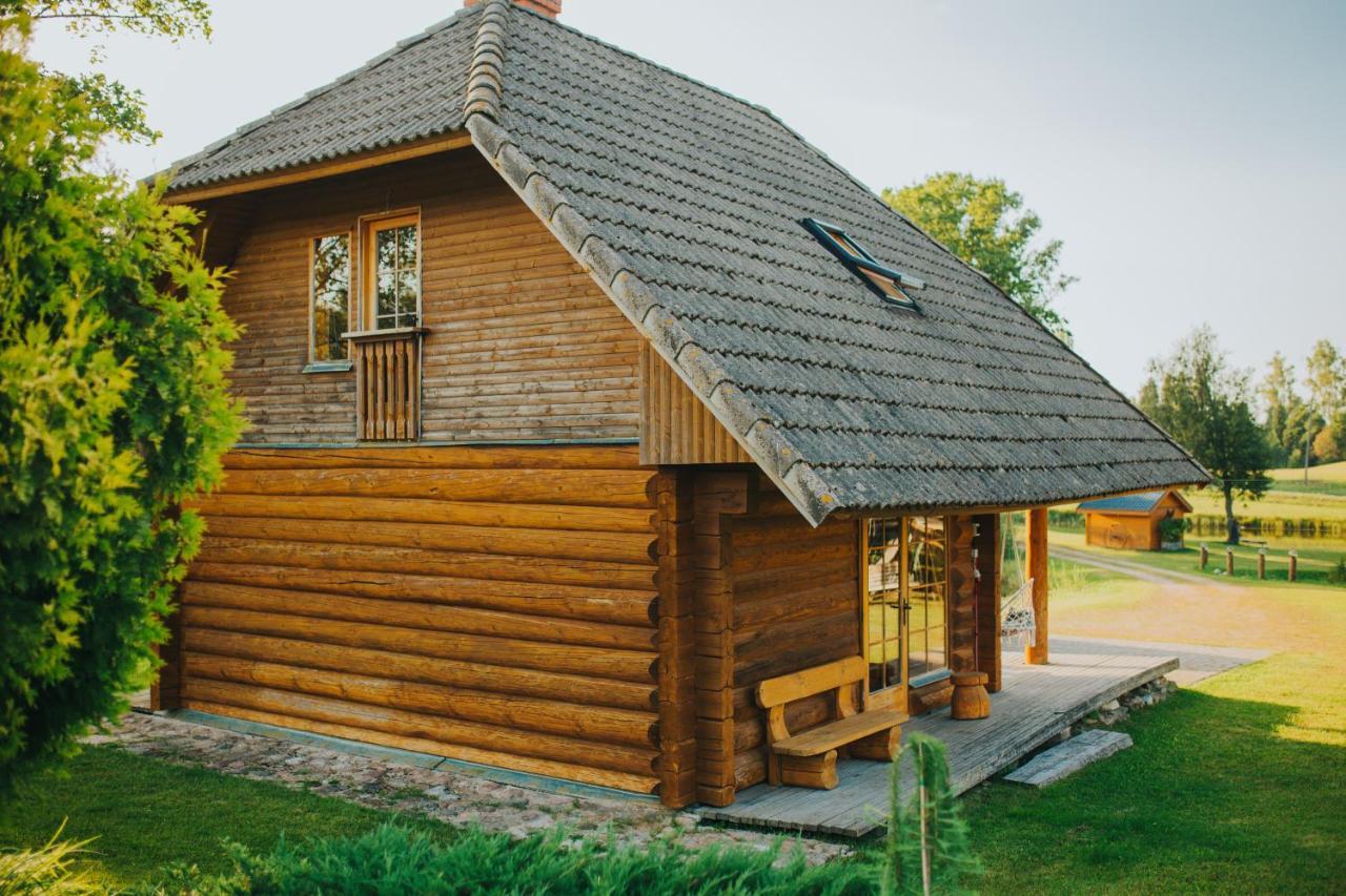 Brivdienu Maja Ar Pirti "Strautkalni" Ieriki Экстерьер фото