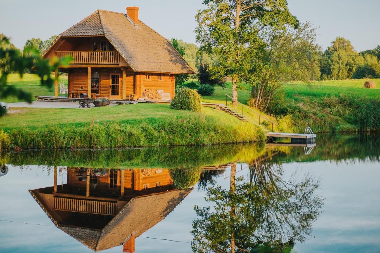 Brivdienu Maja Ar Pirti "Strautkalni" Ieriki Экстерьер фото